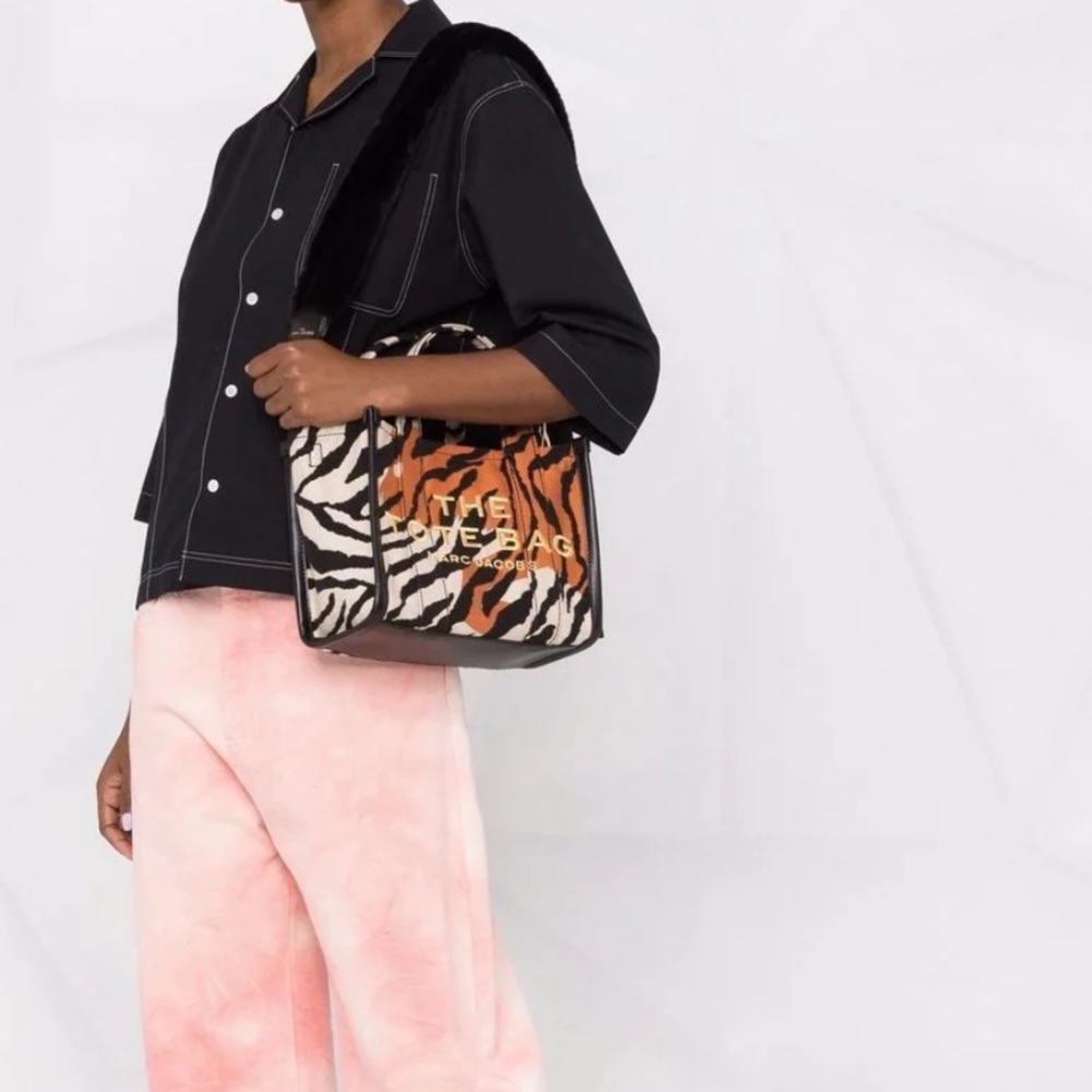 **LAST 24 HOURS** Marc Jacobs The Year of the Tiger Mini Tote Bag - Picture 3 of 15